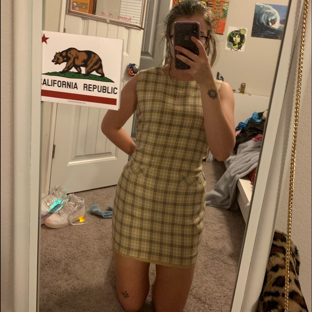 Dress - Picture 2 of 3
